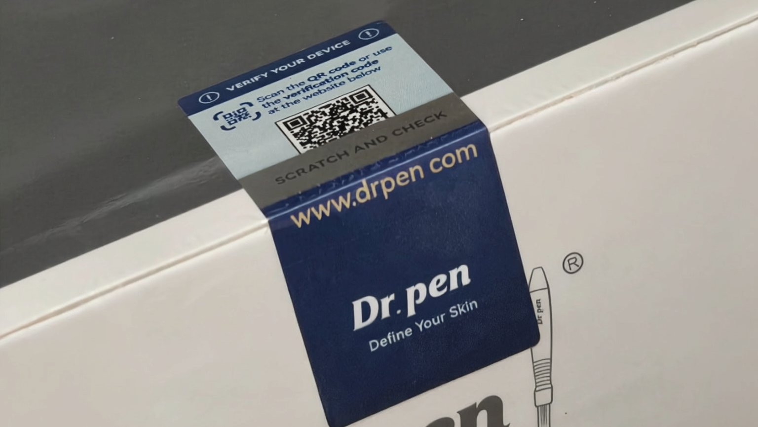 Neue Dr. Pen QR-Code Verpackung mit Sicherheitsetikett